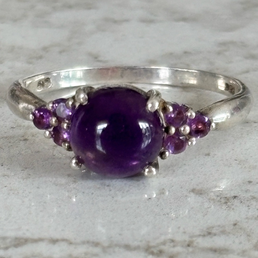 Sterling Silver Amethyst Gemstone Ring